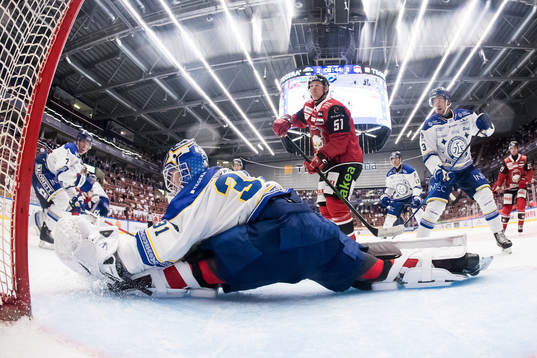 Leksands målvakt Kasimir Kaskisuo och Malmö Redhawks Emil