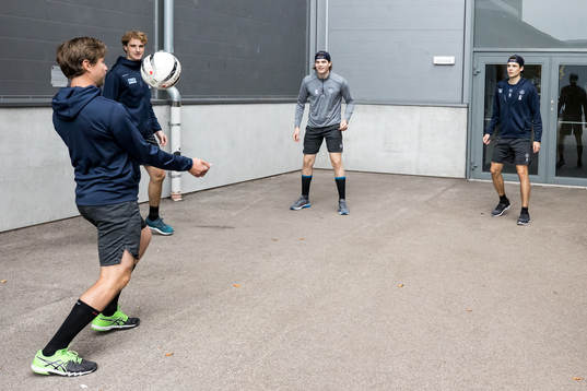 Leksands spelarna värmning innan ishockeymatchen i SHL