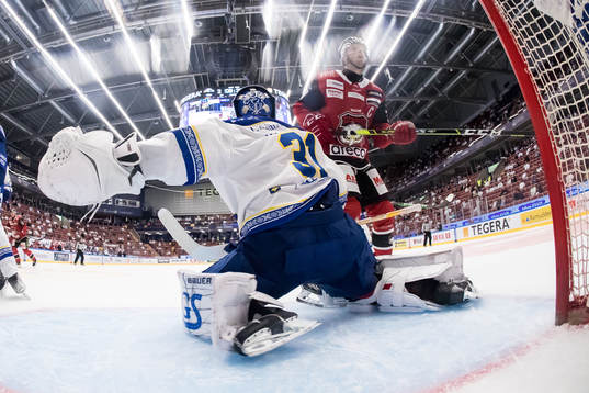 Leksands målvakt Kasimir Kaskisuo och Malmö Redhawks Carl