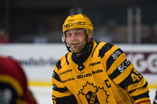 Skellefteås Oscar Möller jublar