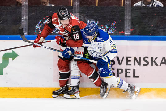 Malmö Redhawks Marcus Sylvegård och Leksands Justin Kloos