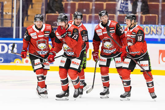 Malmö Redhawks Adam Ollas Mattsson jublar