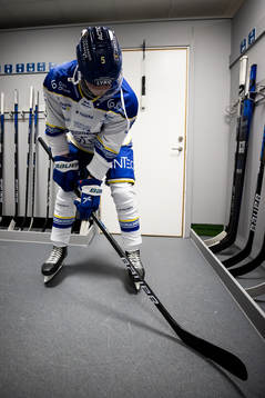 Leksands Calle Själin innan ishockeymatchen i SHL mellan