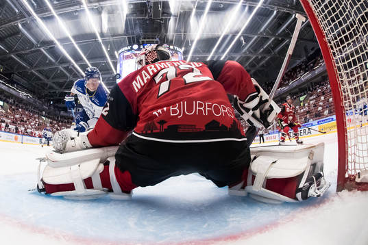 Leksands Carter Ashton och Malmö Redhawks målvakt Daniel