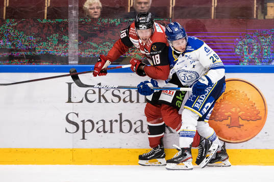 Malmö Redhawks Marcus Sylvegård och Leksands Justin Kloos