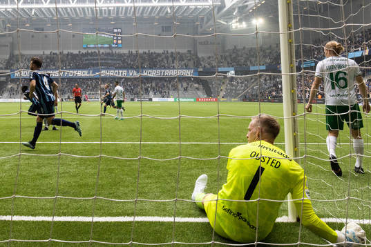 Hammarbys målvakt David Ousted deppar