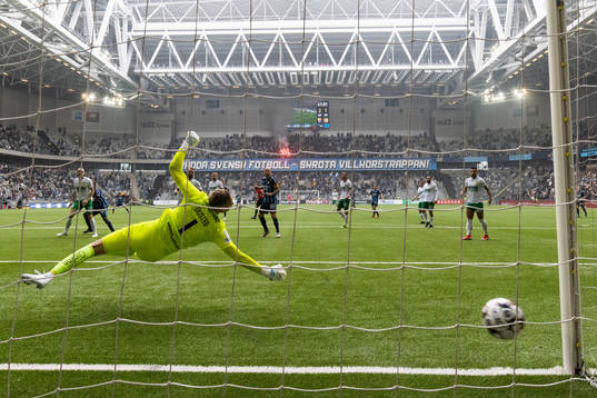 Hammarbys målvakt David Ousted släpper in 3-1