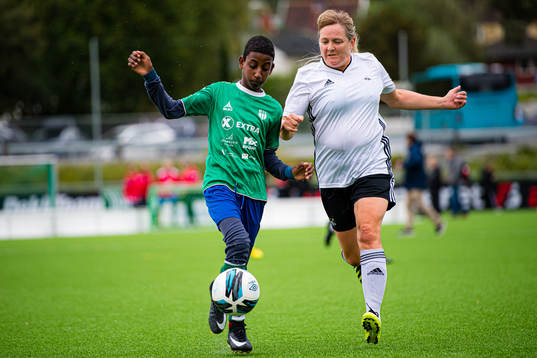 Elas Tesfit of Hommelvik Guts and May-Helene Erdal of Team