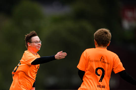 Edgar Neu of Peder Morset celebrates