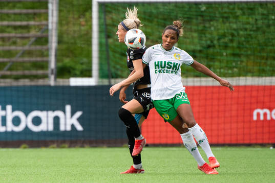 Hammarbys Madelen Janogy och Rosengårds Olivia Schough