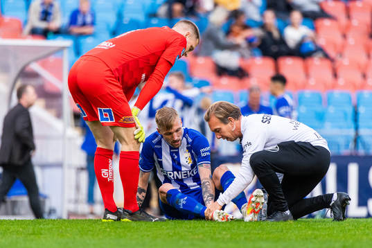IFK Göteborgs Sebastian Eriksson får vård