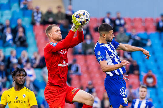 Halmstads målvakt Malkolm Nilsson Säfqvist och IFK