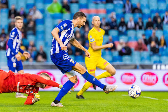 IFK Göteborgs Marcus Berg gör 2-0 bakom Halmstads
