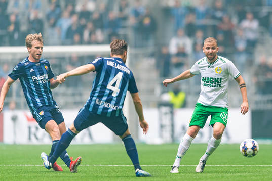 Djurgårdens Jacob Une Larsson och Hammarbys Darijan Bojanic