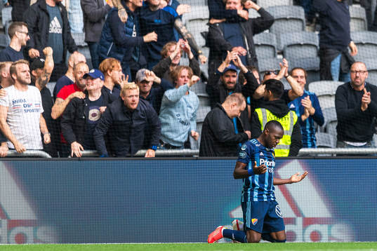 Djurgårdens Edward Chilufya jublar