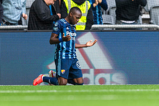 Djurgårdens Edward Chilufya jublar