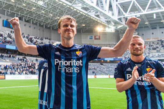 Djurgårdens Rasmus Schüller jublar