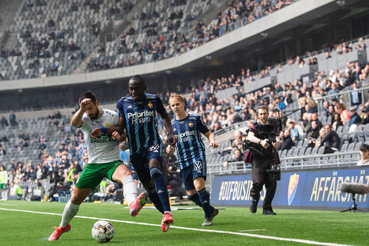 Hammarbys Vladimir Rodic och Djurgårdens Emmanuel Banda