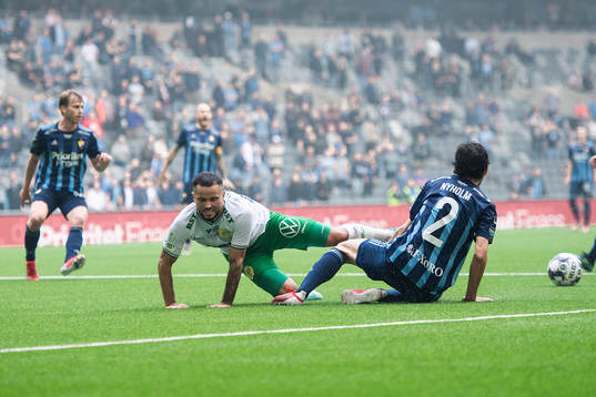 Hammarbys Mohanad Jeahze och Djurgårdens Jesper Nyholm