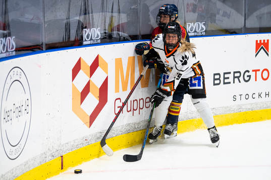 Göteborgs Emelie Cordoba och Djurgårdens Alice Östensson