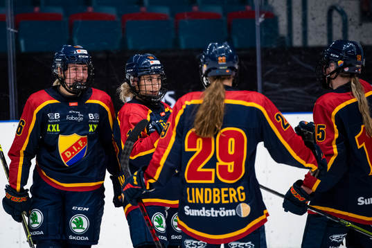 Djurgårdens Alice Östensson jublar