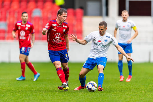 Östers Alex Thor Hauksson och Värnamos Oscar Johansson