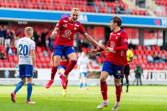 Östers Amel Mujanic jublar