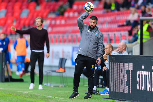 Östers tränare Dennis Velic
