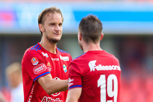 Östers Månz Berg jublar
