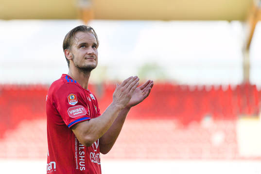 Östers Månz Berg jublar