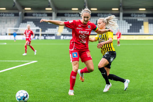Örebros Sanna Kullberg och Häckens Lotta Ökvist