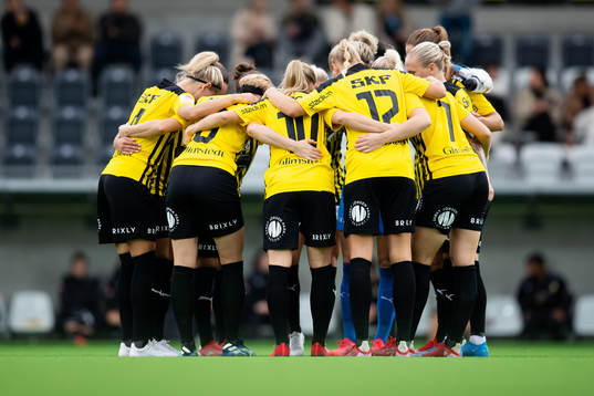 Häcken samlade innan fotbollsmatchen i Damallsvenskan