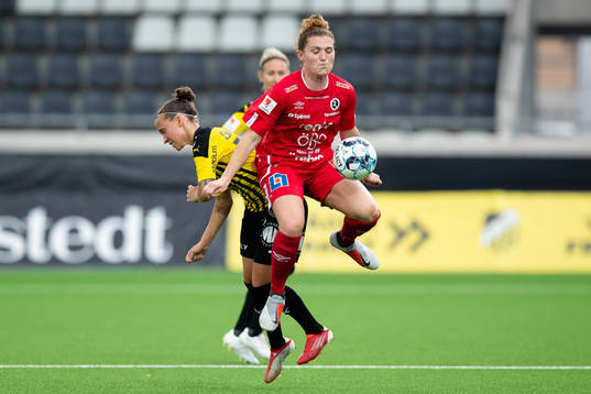 Häckens Julia Zigiotti Olme och Örebros Jessie Scarpa