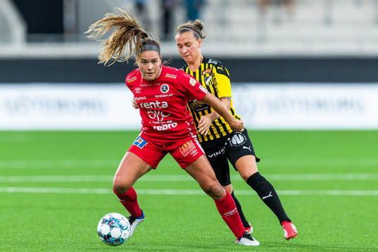 Örebros Carly Wickenheiser och Häckens Julia Zigiotti Olme