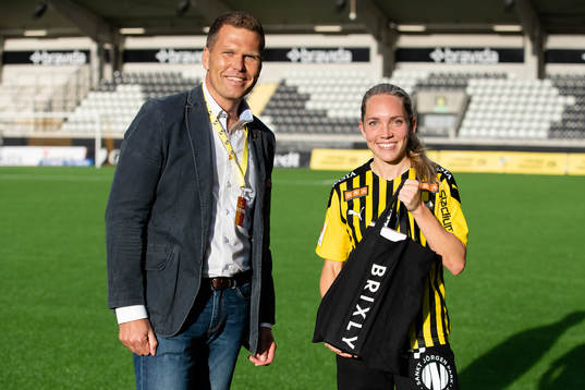 Häckens Elin Rubensson med pris som matchens lirare