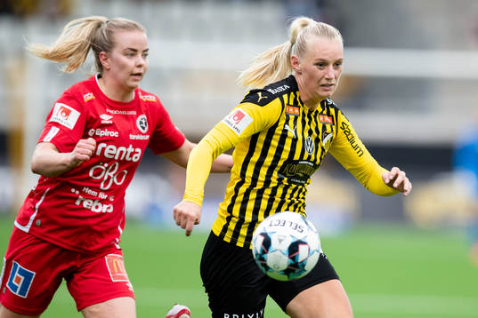 Örebros Berglind Ros Augustdottir och Häckens Stina