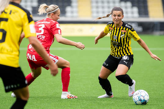 Örebros Sanna Kullberg och Häckens Johanna Rytting Kaneryd