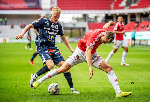 Degerfors Karl Axel Lindahl och Kalmars Piotr Johansson