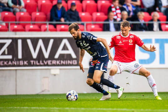 Degerfors Sebastian Olsson och Kalmars Piotr Johansson