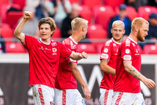 Kalmars Oliver Berg jublar