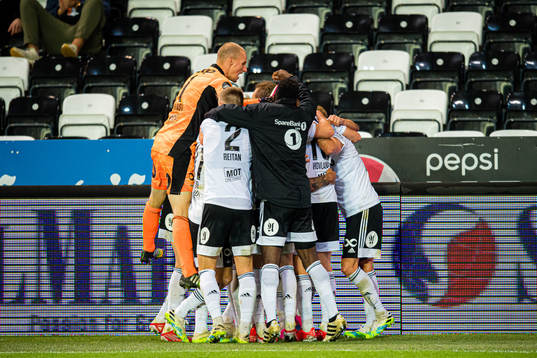 Stefano Vecchia of Rosenborg celebrates