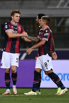 Mattias Svanberg of Bologna celebrates