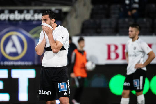Örebros Agon Mehmeti deppar