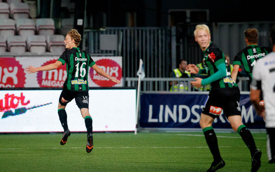 Varbergs Joakim Lindner gör 0-3 och jublar