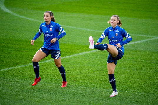 Emilie Bosshard Haavi and Synne Skinnes Hansen of the