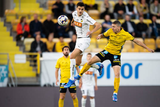 Häckens Alexander Jeremejeff och Elfsborgs Maudo Lamine