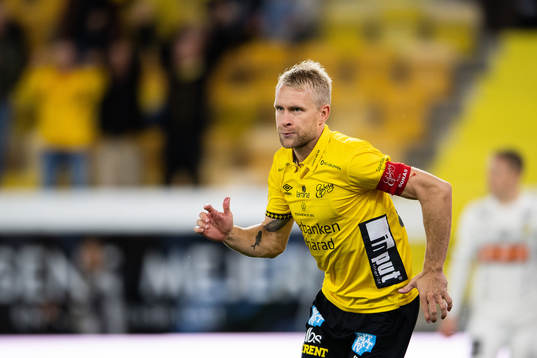 Elfsborgs Johan Larsson jublar