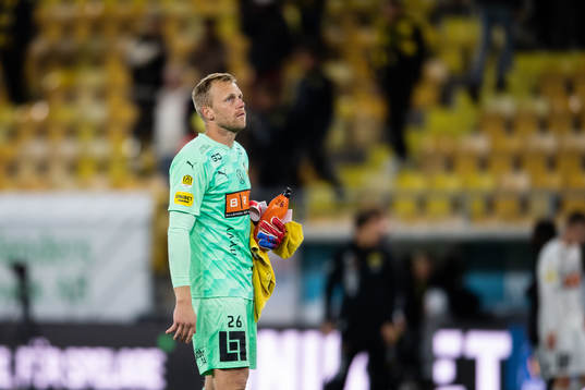 Häckens målvakt Peter Abrahamsson deppar