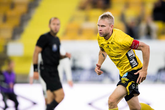 Elfsborgs Johan Larsson jublar