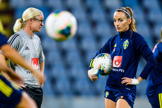 Victoria Sandell, assistant coach and Kosovare Asllani of
